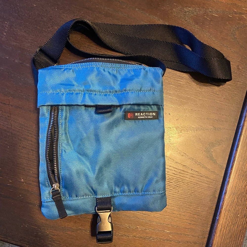 Kenneth Cole Reaction Blue Crossbody Bag